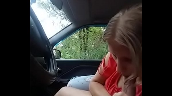 Порно с русской женщиной в машине